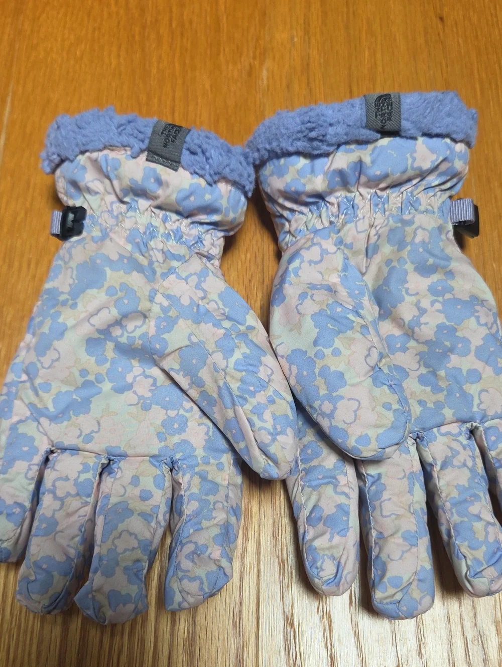 Girls gloves